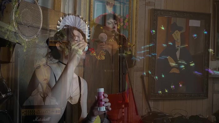 Production history around: 3 Seconds at&nbsp;Momus